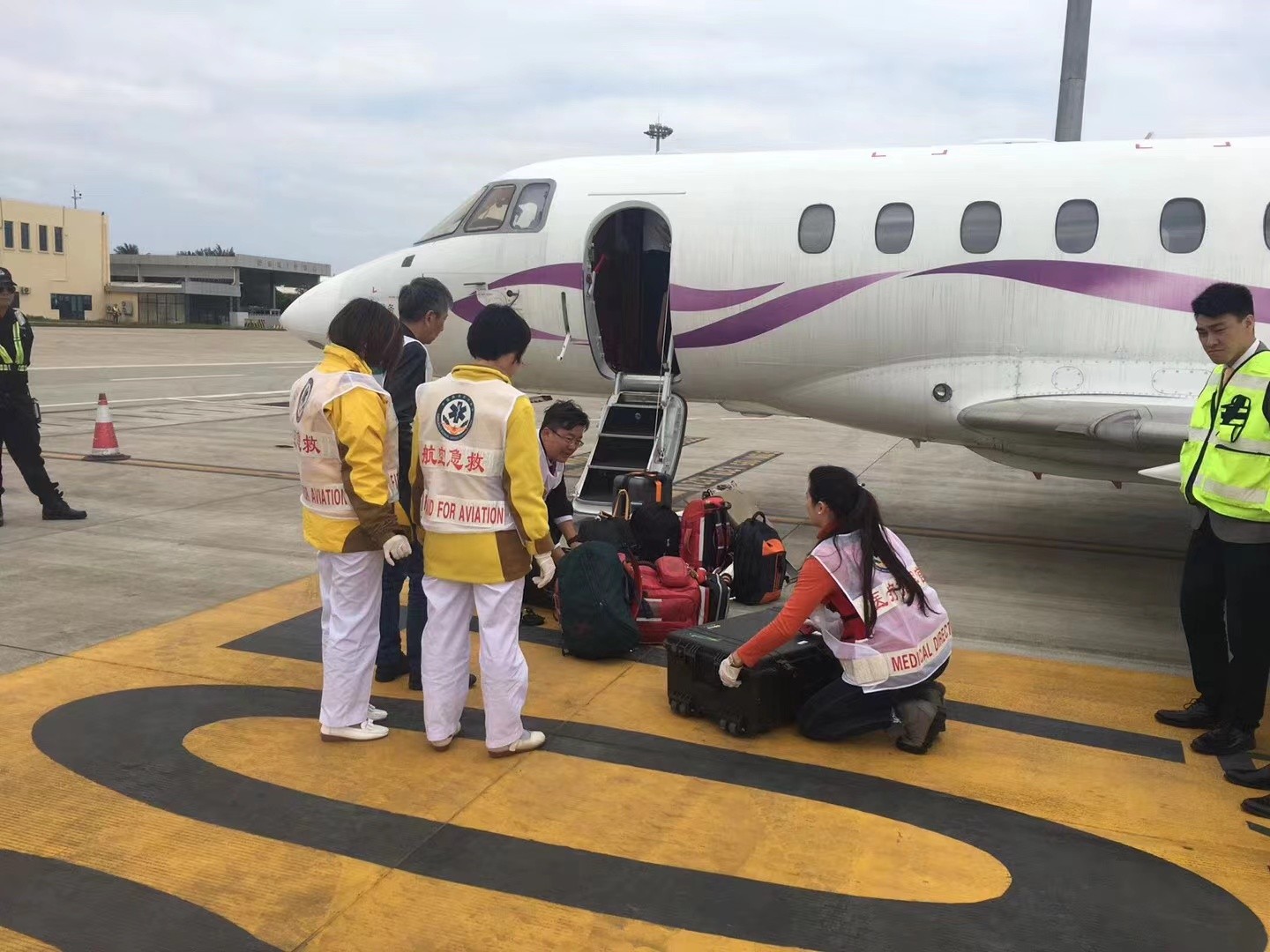 三明香港出入境救护车出租